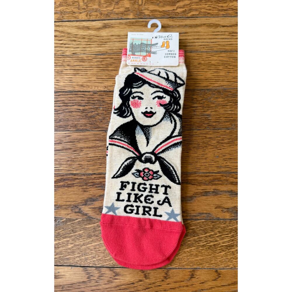 NWT Blue Q Women's Fight Like a Girl Socks Size 5-10